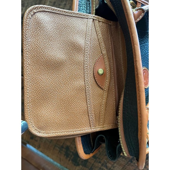 Vintage Dooney & Bourke Tan & Black Pebble Leather Bag/purse - Picture 14 of 17